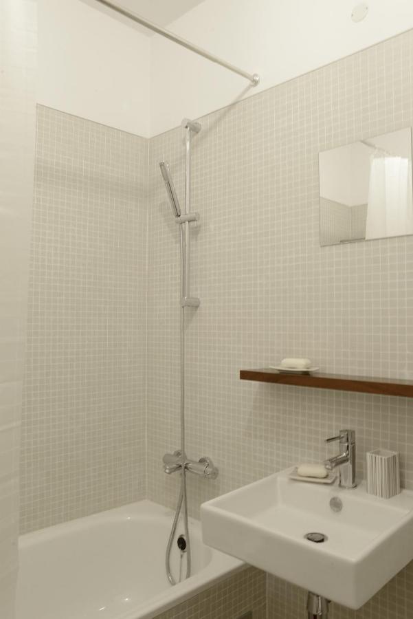 Entrecampos 6 Apartment Lisbon Luaran gambar